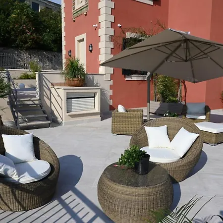 Πανσιόν Villa Regina *