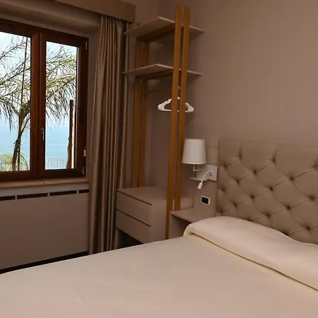 Villa Regina 招待所 加埃塔